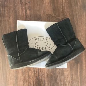 Steve Madden esskimo black suede boots